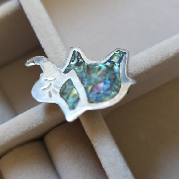 Sterling Elephant Brooch with Abalone Inlay - Picture 4 of 7